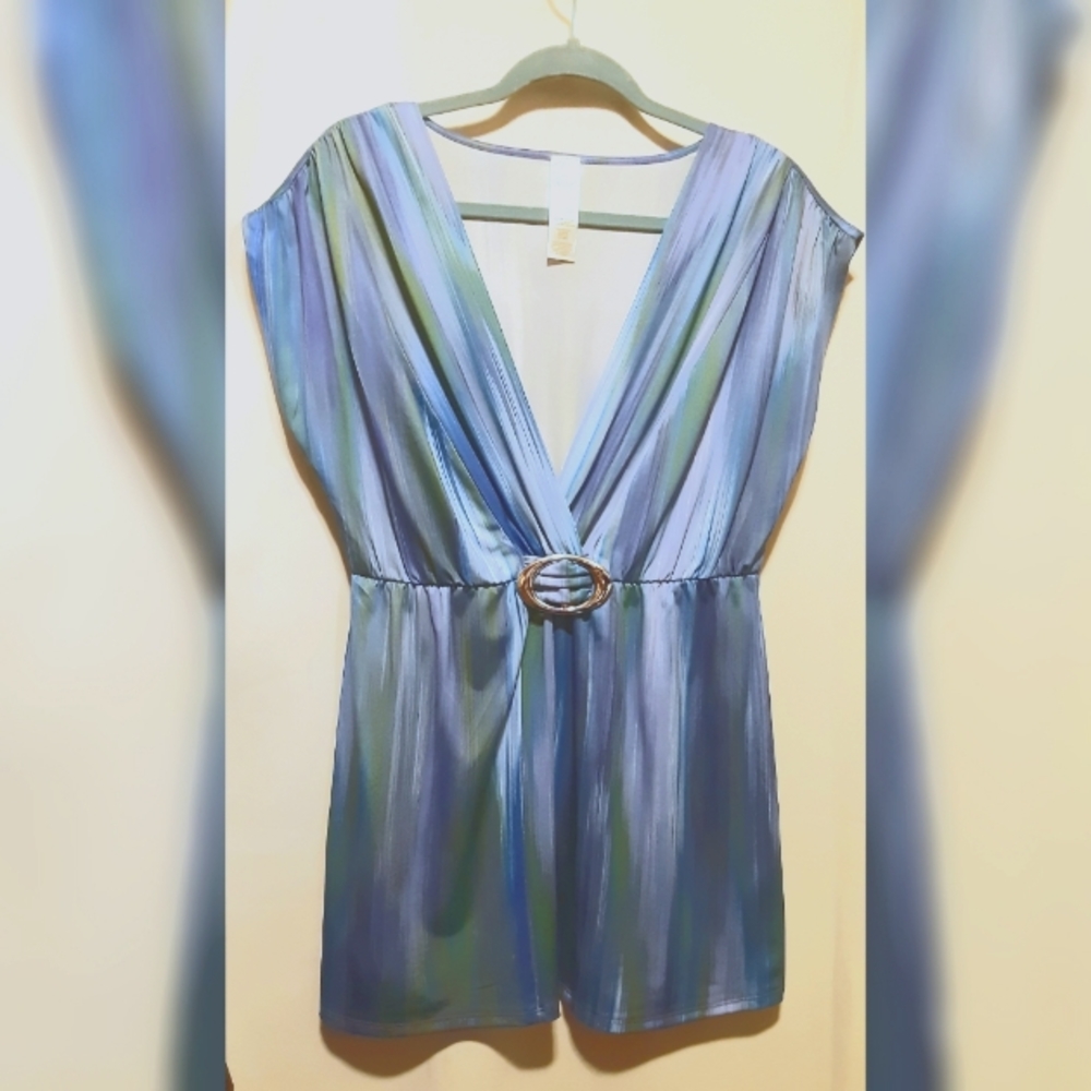 V Neck Silver Buckle Top - L